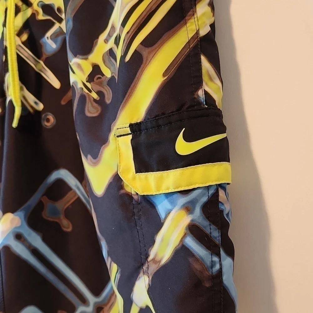 Nike Lined Mesh Swim Trunks Shorts Men's Sz Medium Great Graphic EUC VERY NICE!